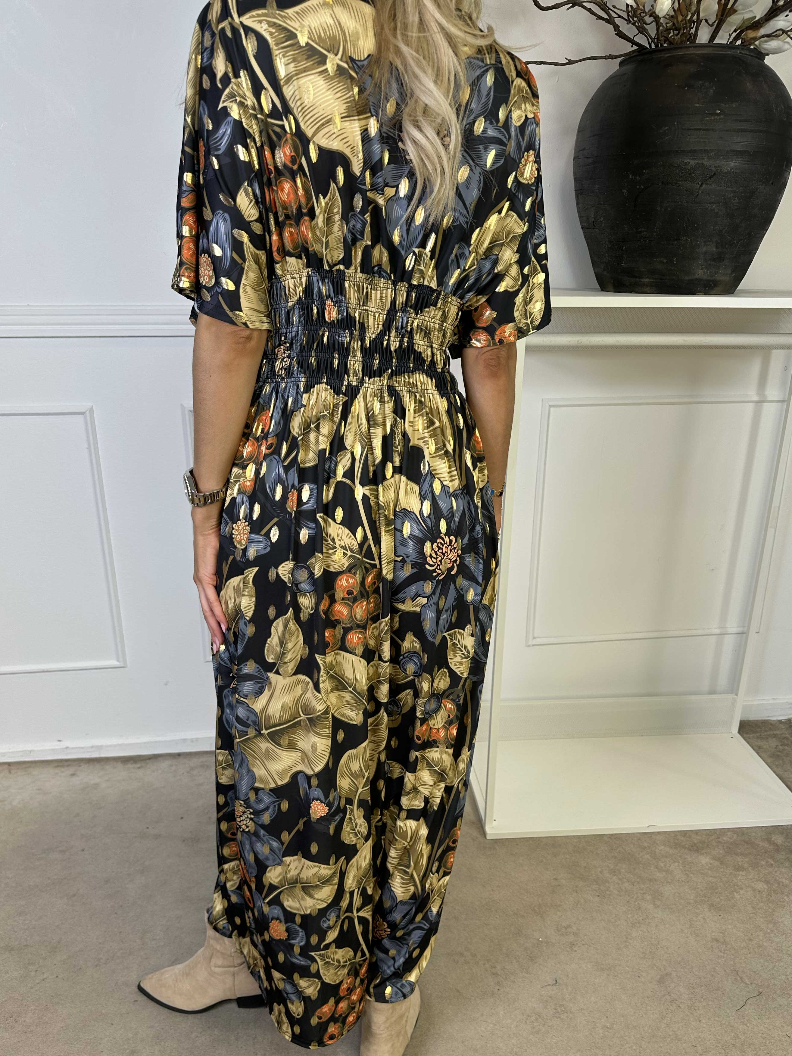 Pams Berry - Lang elastisk kjole med smock i livet